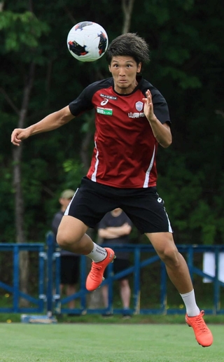 今季一層の活躍が期待される神戸のＦＷ小松蓮＝７月１４日、札幌市の白旗山競技場（撮影・鈴木雅之）