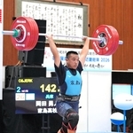 重量挙げ男子71キロ級で優勝した家島の岡田勇人（提供）