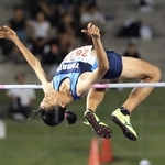 陸上女子走り高跳び決勝　１メートル７０を記録し、５位に入った神戸山手グローバルの大森咲綺＝滋賀県、平和堂ＨＡＴＯスタジアム（撮影・丸山桃奈）