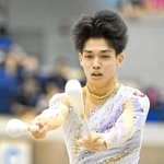 全国高校総体の新体操男子個人総合で７位に入った尼崎西の秋田莉慶＝グリーンアリーナ神戸（撮影・大田将之）