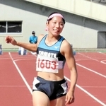 女子２年１００メートル決勝　優勝した神戸山手グローバルの西岡花菜