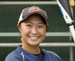 イチローさんから３安打を放ち、一躍注目を集めた神戸弘陵高の福田稟＝神戸市北区の同校グラウンド