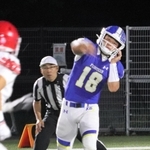 関学大-甲南大　今季最初の攻撃のプレーでＴＤパスを決めた関学大の星野太