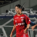 走力を基に仕掛ける積極性を高めるＩＮＡＣ神戸の岸田優花＝１９日、ユニバー記念競技場