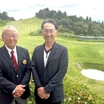 礎を築いたグルームの伝統を守る坂井幸嗣理事（右）と圓城満郎支配人＝神戸市灘区六甲山町、神戸ゴルフ倶楽部