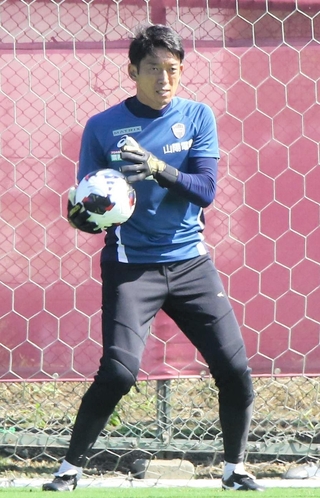 元日本代表として、テレビのゲスト解説で国際親善試合を冷静に分析した神戸の権田