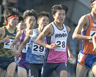 陸上少年男子Ａ５０００メートル決勝　３位に入った兵庫の梅田大陸（２８）＝青森市のカクヒログループアスレチックスタジアム（撮影・大田将之）