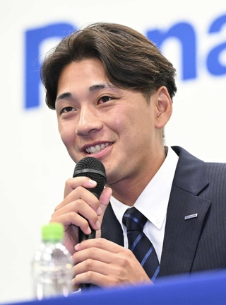 西武から２位指名を受け、意気込みを語るパナソニックの柿本晟弥投手＝２２日、大阪府枚方市山之上北町（撮影・大田将之）