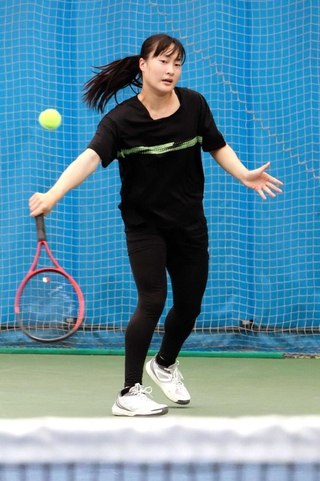 タイトルを次々と手にし、勢いに乗る駒田唯衣＝神戸市垂水区、ノア・テニスアカデミー神戸垂水