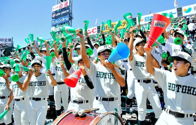 目指せ4強！ 報徳スタンド大応援団が選手鼓舞｜18年夏の甲子園