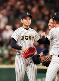 少子化進む故郷の期待背負い奮闘 明石商・中森｜19年センバツ
