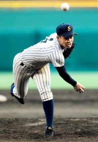 花咲徳栄－明石商　粘りの投球で完投した明石商のエース中森（撮影・大山伸一郎）