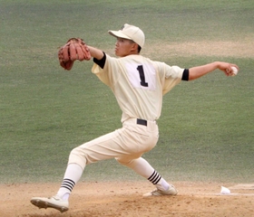 宝塚東－加古川東　６回１失点と好投した加古川東の渡辺＝三田市神姫バスキッピー