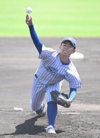 社-須磨翔風　決勝に先発した須磨翔風の橋本＝明石トーカロ（撮影・大田将之）