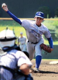 須磨翔風－滝川第二　９回２失点と力投した須磨翔風のエース槙野＝高砂