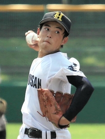 小野－北摂三田　力投する北摂三田先発の川岸＝尼崎市ベイコム球場