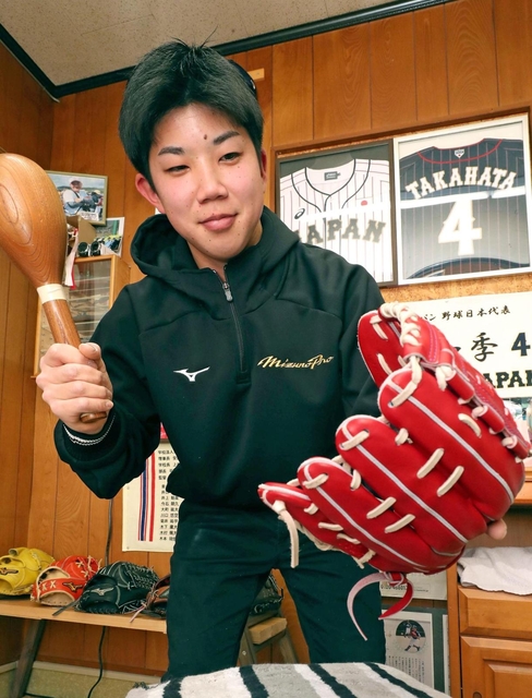 第97回選抜高校野球大会 東洋大姫路 高畑知季選手記念タオル 聖地で活躍を」願い込め グラブ職人の兄、手製託す 東洋大姫路・高畑