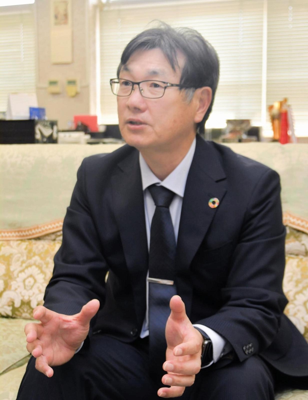 県高野連新会長に社高校長の橋本氏 2004年春、同校野球部長で甲子園