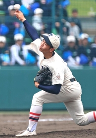 奈良大付戦で好投した東洋大姫路の西垣（撮影・丸山桃奈）