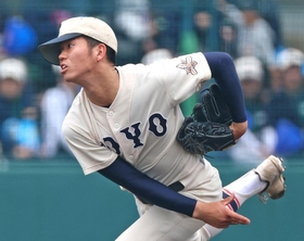 奈良大付戦で好投した東洋大姫路の西垣（撮影・丸山桃奈）