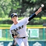 明石商－三木　無安打無得点試合を達成した明石商の石原＝明石トーカロ