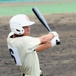 網干－小野　４回表小野２死一、三塁、丹野が右中間へ２点二塁打を放つ＝姫路市ウインク