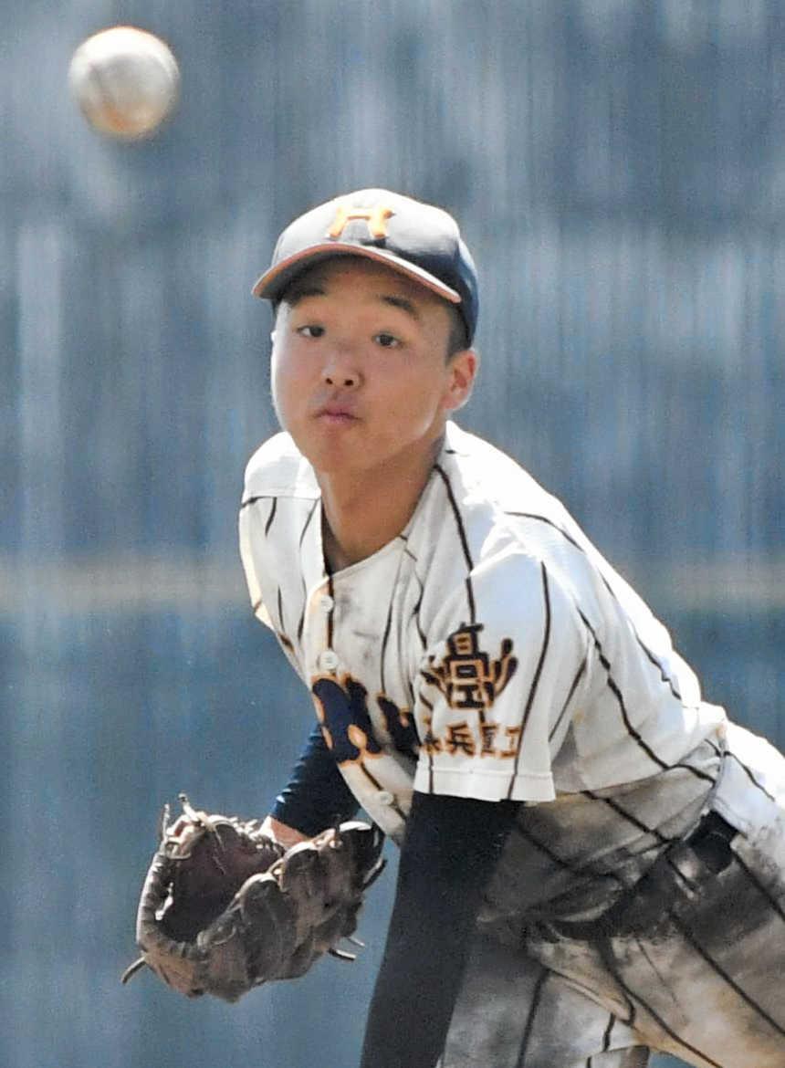 小柄な軟投派、兵庫工・青木が完封 最速120キロ、制球力武器 秋季兵庫