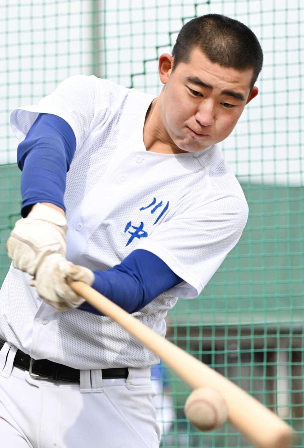 センバツ＞【注目選手】強打の神戸国際大付 秋4本塁打、川中が打線