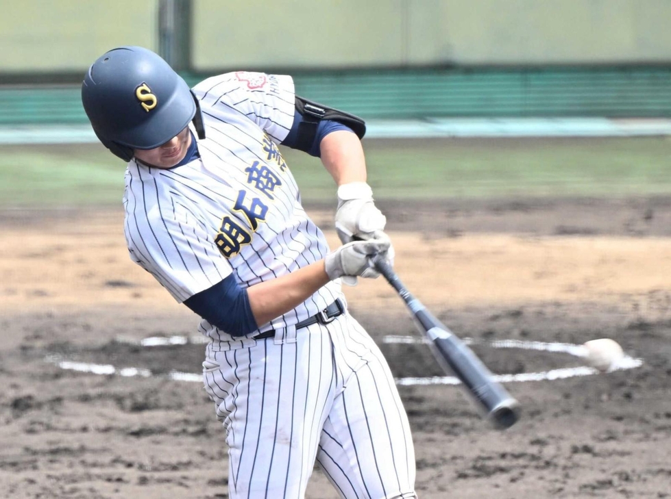 明石商3位 光る勝負強さ 2年生の4番大塚、2点適時打 春季県高校野球