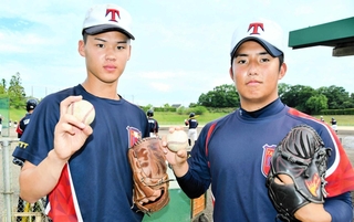 滝川第二、ダブルエースが成長 プロ注目の両右腕、内海と藤本 高校野球