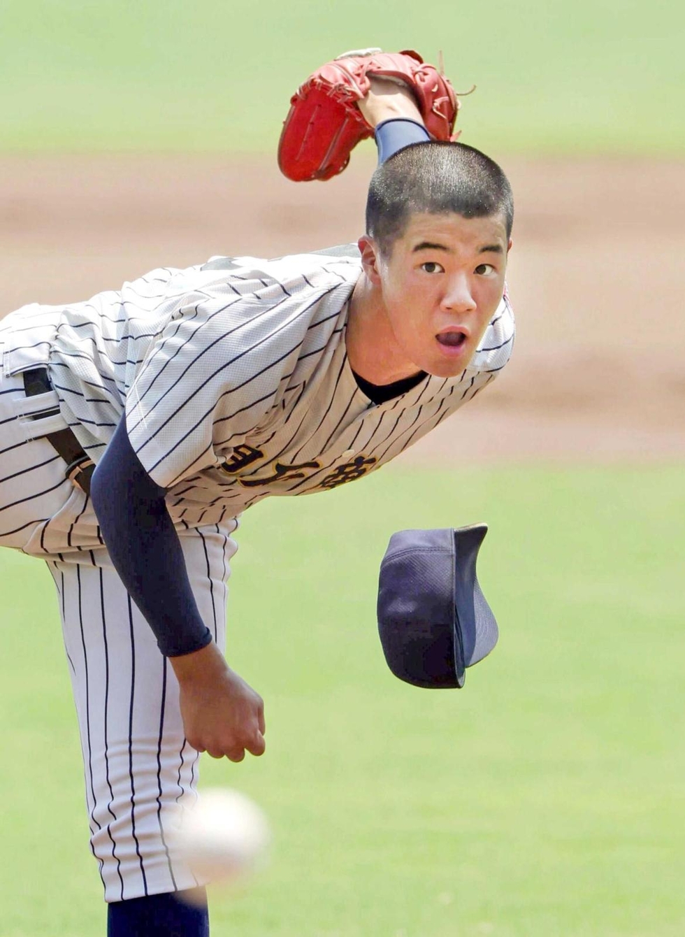 明石商 仲吉が完投 辛抱の160球、仲間を信頼し投げ抜く 高校野球兵庫