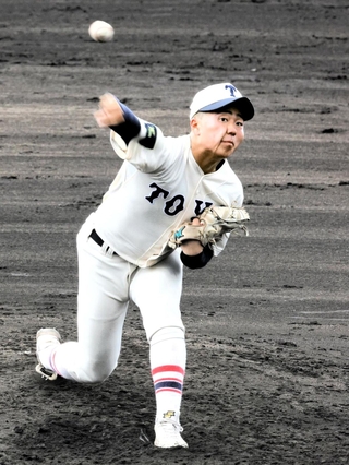 東洋大姫路 捕手・峰松が本塁打含む4打点「狙っていた」 七回コールド 東洋大姫路 捕手・峰松が本塁打含む4打点「狙っていた」 七回コールド