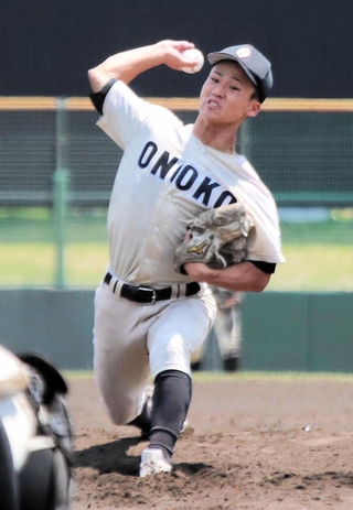 小野－県尼崎工　１０１球で３安打完封した小野の西本＝高砂
