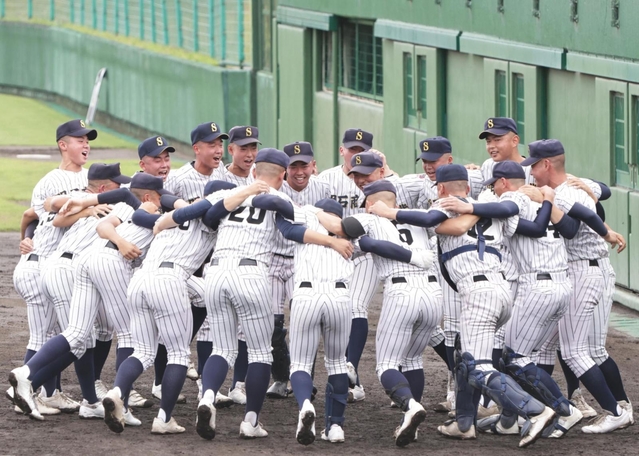 25春季県大会3位決定戦 明石商ー神戸国際大付｜写真集｜兵庫の