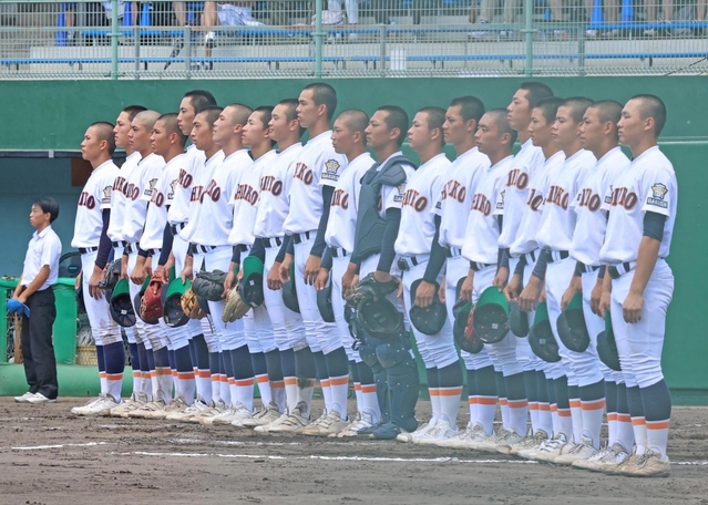 第86回全国高校野球選手権大会兵庫大会参加賞2004年 前年覇者・報徳がコールド勝ちで決勝進出 二回の集中打で逆転