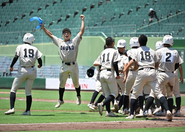 25年兵庫大会準々決勝 三田学園ー小野(1)｜写真集｜兵庫の高校野球
