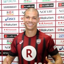 2016ヴィッセル神戸ユニフォームNo.10ニウトン 神戸新聞NEXT｜スポーツ｜Live!VISSEL｜J1神戸 ニウトンが入団会見