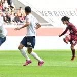 神戸ー名古屋　前半、神戸の中坂が２点目のゴールを決める＝ノエビアスタジアム神戸（撮影・笠原次郎）