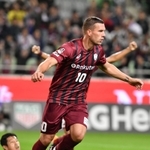 神戸-鳥栖　前半、先制ゴールを決めた神戸のポドルスキ＝ノエビアスタジアム神戸（撮影・風斗雅博）