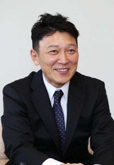 ヴィッセル神戸の社長に就任し、意気込みを話す立花陽三氏＝１日午後、神戸市中央区東川崎町１、神戸新聞社（撮影・大森　武）