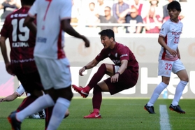 前半１２分、神戸のＤＦチョンウヨンが先制ゴールを決める＝ノエビアスタジアム（撮影・大山伸一郎）