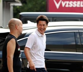 監督退任が発表されたＪ１神戸の吉田孝行監督。スタッフとしてチームに残る＝神戸市西区、いぶきの森球技場