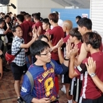 Ｊ１神戸イレブンによる北海道地震の募金活動。多くのサポーターが協力した＝神戸市須磨区、ユニバー記念競技場