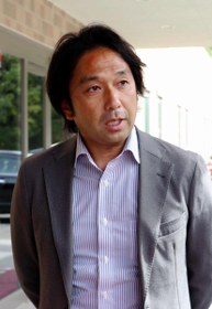 Ｊ１神戸のＤＦ高橋峻希の処分を発表する栗原圭介強化部長＝１２日午後、神戸市西区、いぶきの森球技場