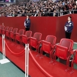 一席３０万円の特別席「ＶＩＰシート」＝２日午後、神戸市兵庫区、ノエビアスタジアム神戸（撮影・吉田敦史）