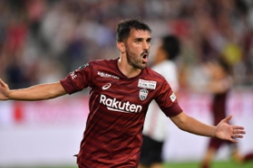 神戸-名古屋　前半、先制のゴールを決めた神戸のビジャ＝ノエビアスタジアム神戸（撮影・秋山亮太）