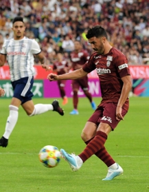 神戸-横浜ＦＭ　前半、ビジャがシュートを放つも惜しくも枠を外れる＝ノエビアスタジアム神戸（撮影・後藤亮平）