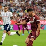 神戸-横浜ＦＭ　前半、ビジャがシュートを放つも惜しくも枠を外れる＝ノエビアスタジアム神戸（撮影・後藤亮平）