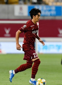 約２カ月ぶりに復帰し、古巣鹿島に挑む神戸のＤＦ西＝９月１４日、ノエビアスタジアム神戸