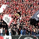 神戸-鹿島　試合前から盛り上がる神戸サポーター＝１日午後、東京都の国立競技場（撮影・中西幸大）